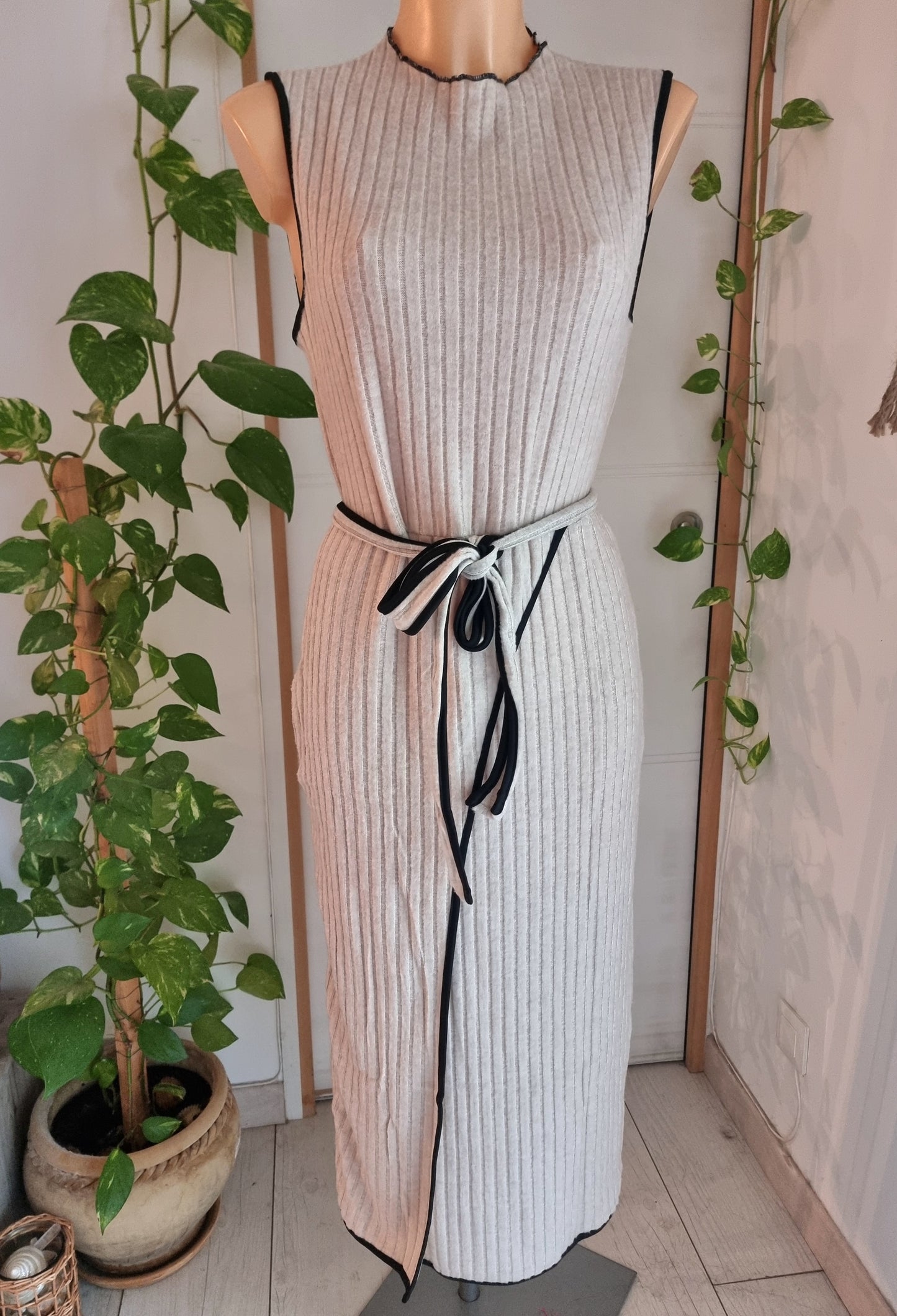 Robe longue cotelée