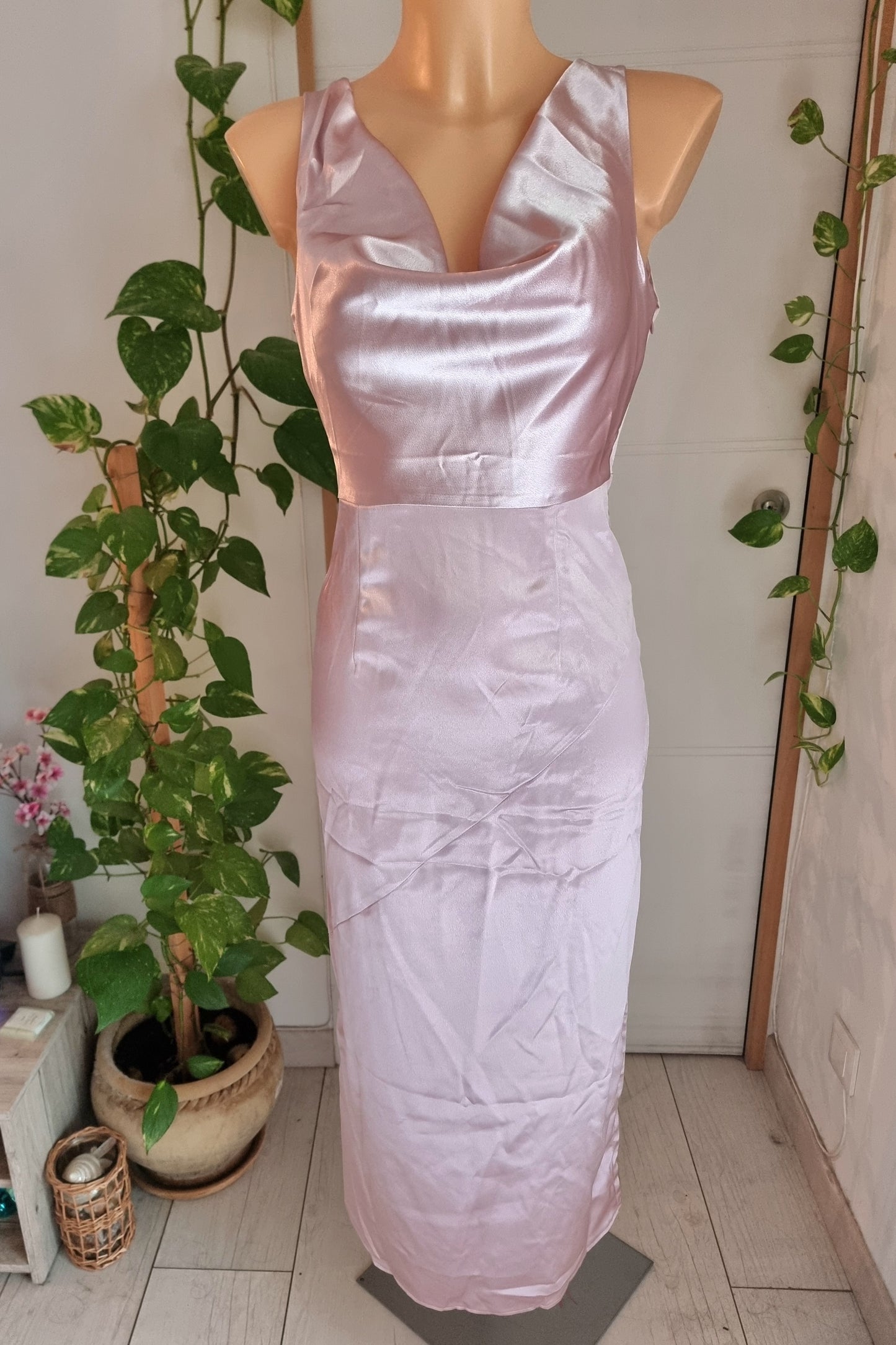 Robe longue satinée