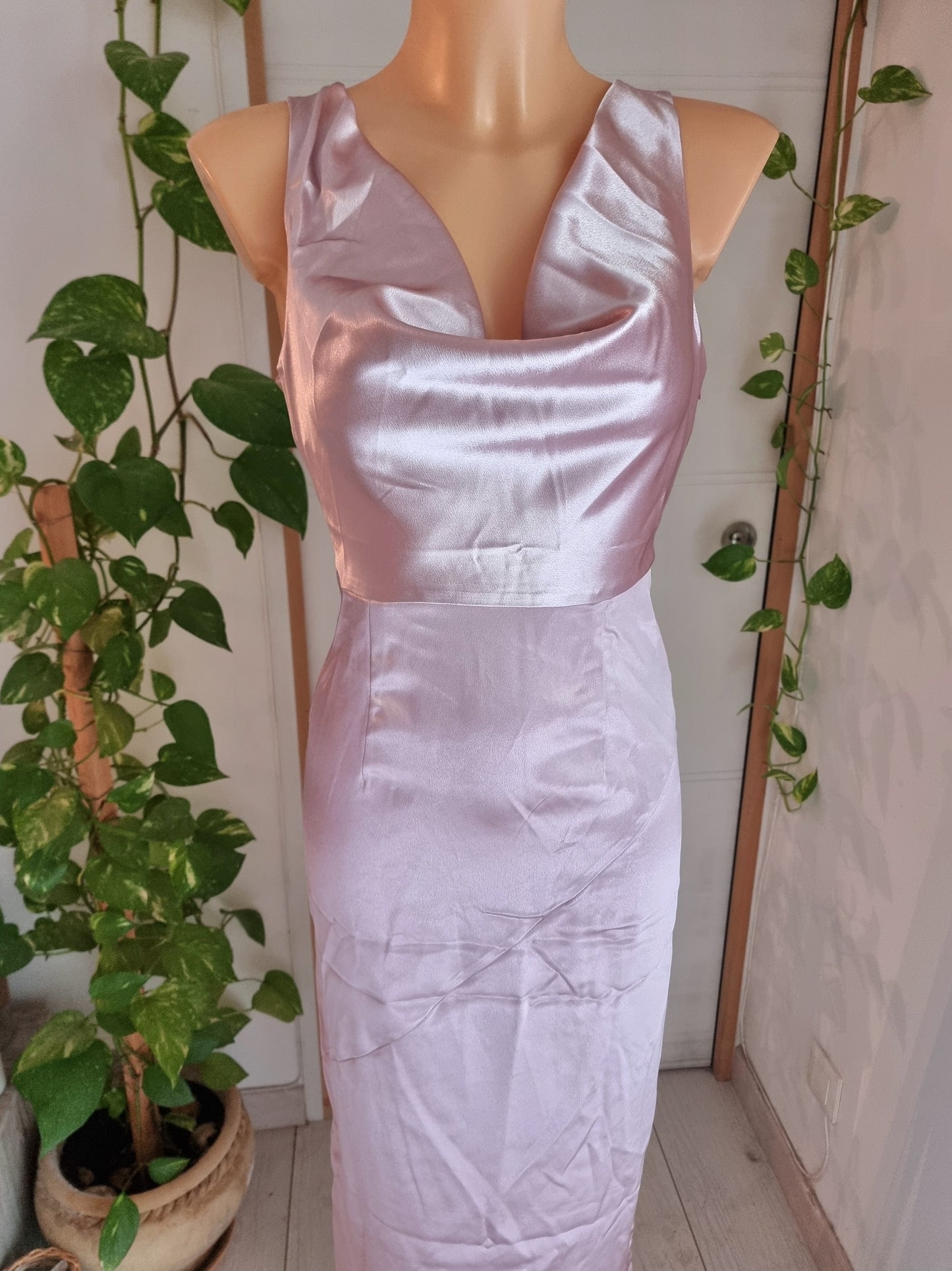 Robe longue satinée